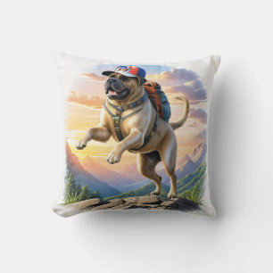 Mastiff englische Dogge im Urlaub im Gebirge Kissen