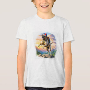 Mastiff englische Dogge im Urlaub im Gebirge Tri-Blend Shirt