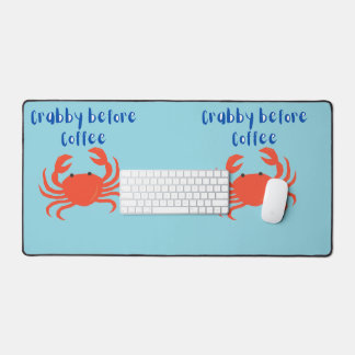 Mat de bureau. Crabby avant Café par Sommer Hamilt
