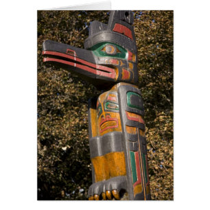Mât totem dans un parc à Ottawa, Ontario, Canada