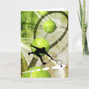 Match Point Junge spielt Tennisleere Karte