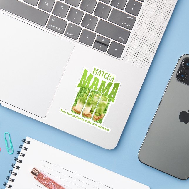 MATCHA MAMA Green Glitzer Brush Stroke Aufkleber (Laptop mit iPhone)