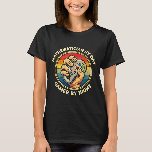 Mathematician By Day Gamer By Night Funny Retro Vi T-Shirt (Vorderseite)