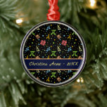 Mathematik Lehrer - Mathematics Symbols Pattern Me Ornament Aus Metall<br><div class="desc">Farbvolle Mathematikinstrumente, Symbole, Punkte und Sternsprinkles bilden ein einfaches, minimalistisches Muster für Mathematiklehrer. > Niedlich für Mathematiklehrer, Datengeek, Ingenieur-Ingenieur für Uni Labrador, Computerprogrammierer. > Personalisieren Sie es! Hinzufügen von individuelle Name, Foto oder Text.</div>