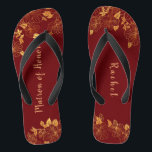 Matron of Honor Dark Burgundy Gold Foliage Muster Flip Flops<br><div class="desc">Diese prächtige dunkelburgundische und goldene Blattmuster-Matrone aus Ehrenflip-Flops hat einen dunkelburgundischen Hintergrund, der mit einem faszinierenden goldenen Blumenmuster und einer individuell anpassbaren modernen Typografie geschmückt ist. Die Kombination aus dem reichen Bordeaux und dem schimmernden Gold schaffen eine elegante und luxuriöse Ästhetik. Es ist ein schönes Geschenk für Ihr Brautparty. Anzeigen...</div>