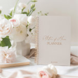 "Matron of Honor Planner" Moderne, elegante Hochze Planer<br><div class="desc">Konzipiert, um sich mit der "Chloe" Wedding Invitation Collection abzustimmen. Klicken Sie auf "Details", um Details zu ändern. Um den Text zu verschieben oder die Größe, den Schriftart oder die Farbe zu ändern, klicken Sie auf "Bearbeiten mit dem Entwurfstool". Auf dieser Seite finden Sie den Sammellink, um alle passenden Elemente...</div>