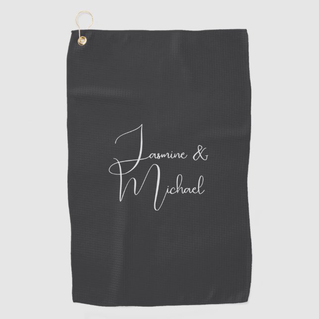 Matte schwarze Handschrift Namen Hochzeitspaar Golfhandtuch (Vorderseite)
