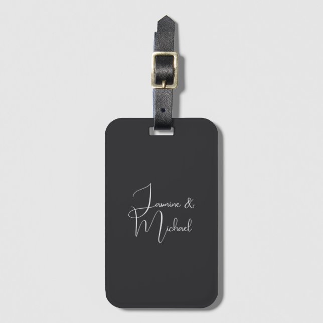 Matte schwarze Handschrift Namen Paar Hochzeit Gepäckanhänger (Vorderseite Vertikal)