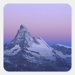 Matterhorn bei Morgendämmerung, Zermatt, Schweizer Quadratischer Aufkleber