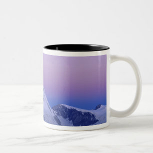 Matterhorn bei Morgengrauen, Zermatt, Schweizer Al Zweifarbige Tasse