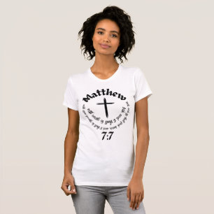 Matthew 7:7 Kreislaufbibliotheken und Mittelkreuz T-Shirt