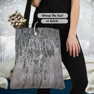 Mattierte Äste und ein schneebedeckter Wald Tasche