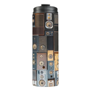 Mauer von Lautsprecher Thermosbecher