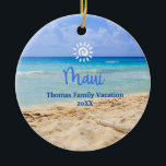 Maui Beach Keramik Ornament<br><div class="desc">Niedliches personalisierbares Maui-Souvenir. Anpassung: Change Caption und Jahr,  um es einzigartig zu machen.</div>