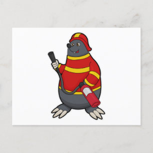 Maulwurf als Feuerwehrmann mit Feuerlöscher Postkarte