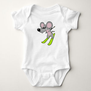 Maus als Skifahrer mit Ski Baby Strampler