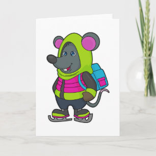 Maus beim Eislaufen mit Schlittschuhen und Rucksac Karte