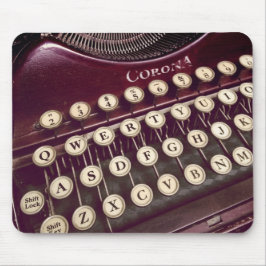 Maus durchstreift über einer klassischen mousepad