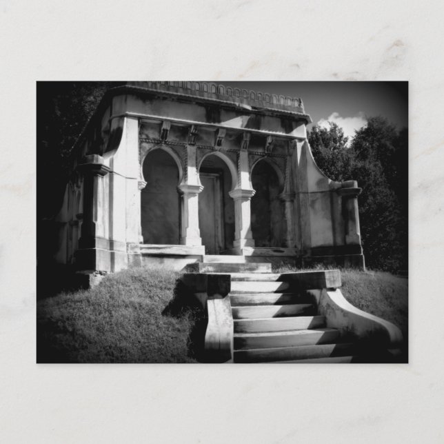 Mausoleum auf einem Hügel Postkarte (Vorderseite)