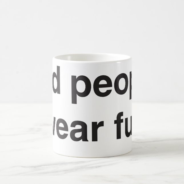 Mauvaise tasse de fourrure d'usage de personnes (Centre)