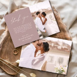 Mauve Elegant Script Foto Wedding danke You Card<br><div class="desc">Mit diesem eleganten Script-Foto Wedding Dankeschön Card Ihre herzliche Dankbarkeit in zeitlosem Stil zum Ausdruck bringen. Mit raffinierter Kalligraphie, einem kompletten Foto-Layout und minimalistischen Designelementen ist diese Karte der perfekte Weg, um Ihren Gästen zu danken, während Sie einen angenehmen Augenblick von Ihrem großen Tag aus zeigen. Ideal für moderne, romantische...</div>