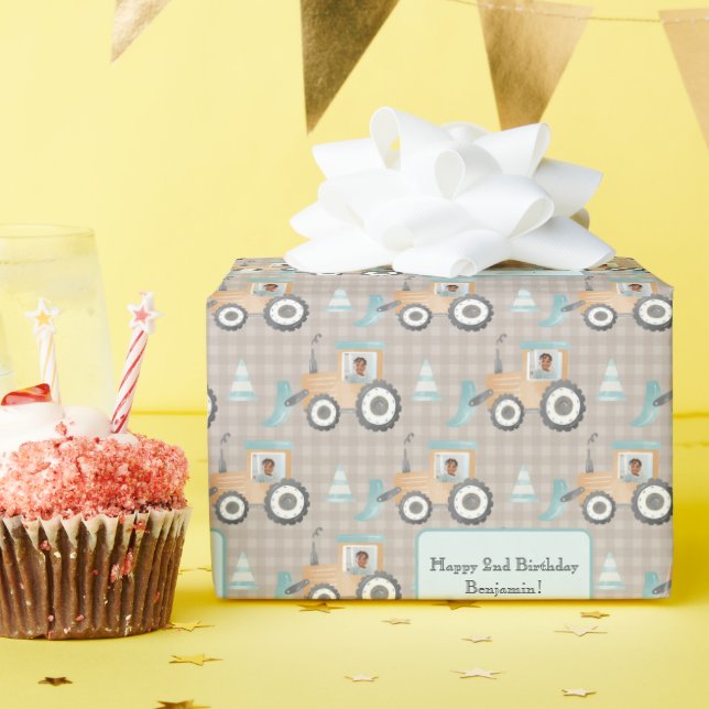 Mauve Gingham Kariert Farm Tractor Foto Name Geschenkpapier (Geburtstagsparty)