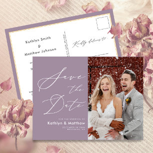 Mauve Lila, elegante SkriptWedding Save the Date Ankündigungspostkarte