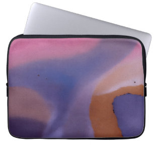 „Mauve Mirage Flow“ – Abstrakte Pink Blaue Pfirsic Laptopschutzhülle