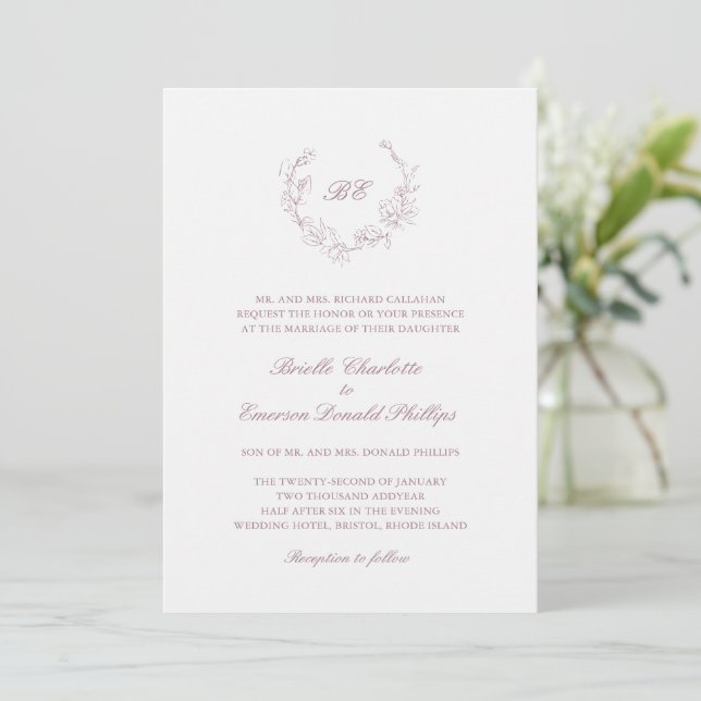 Mauve Wreath Monogram Elegant Wedding Einladung (Stehend Vorderseite)