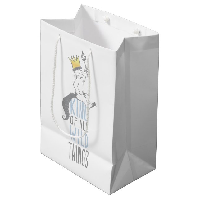 Max | The King of All Wild Things - Blue Mittlere Geschenktüte (Vorderseite Schrägansicht)