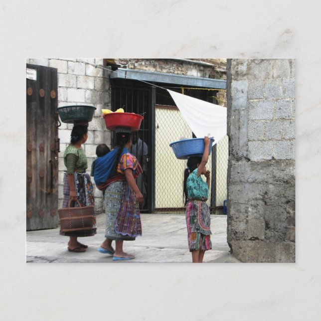 Maya women, Antigua, Guatemala Postkarte (Vorderseite)