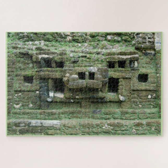 Mayan Jaguar Mask Temple Sehenswürdigkeit Lamanai  (Horizontal)
