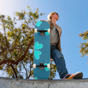 Mazipoodles Blaue Herzen auf Blau Skateboard
