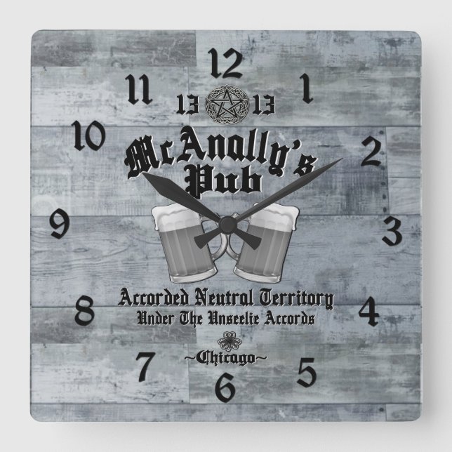 McAnally's Pub Black Logo Quadratische Wanduhr (Vorderseite)