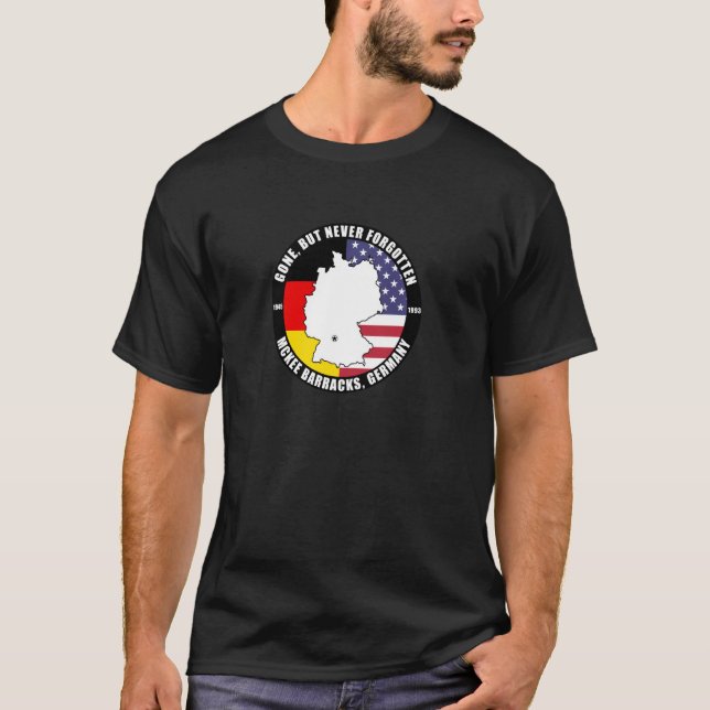 Mckee Barracks Deutschland Militärbasenveteran T-Shirt (Vorderseite)