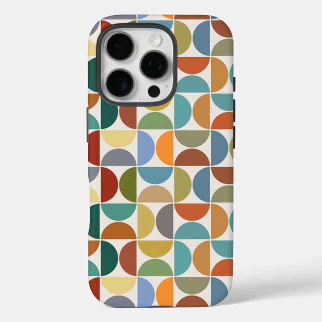 MCM simuliert Musterfarbe auf Creme iPhone 16 Pro Hülle (Rückseite)