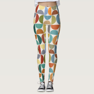 MCM simuliert Musterfarbe auf Creme Leggings