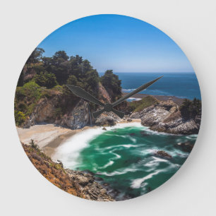 Mcway Falls im Julia-Pfeiffer-Burns-State-Park Große Wanduhr