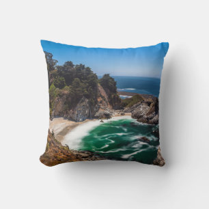 Mcway Falls in Julia Pfeiffer Burns Staat Park Kissen