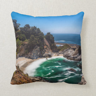 Mcway Falls in Julia Pfeiffer Burns Staat Park Kissen