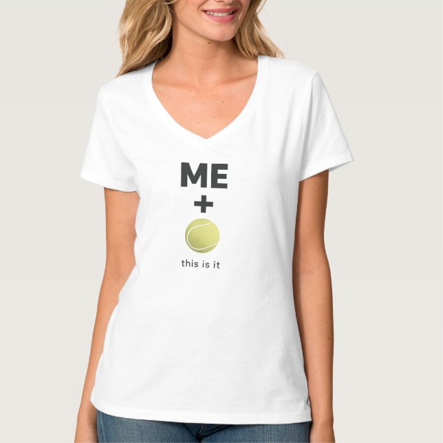 ME + Tennis Ball – This Is It Minimal Statement T-Shirt (Vorderseite)