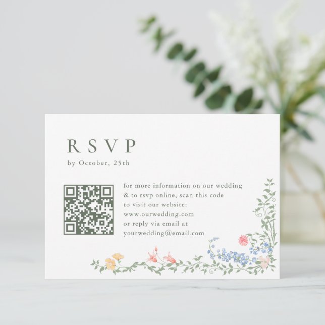 Meadow Pastel Französische Rose Blumenhochzeit RSVP Karte (Stehend Vorderseite)