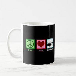 Mechanik für die Reparatur von Auto Kaffeetasse
