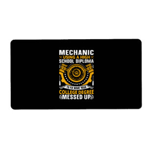 Mechanik mit einem Diplom