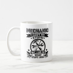 Mechaniker kann dumme Tasse nicht reparieren