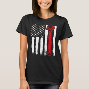Mechanische Reparatur an der Rückseite T-Shirt