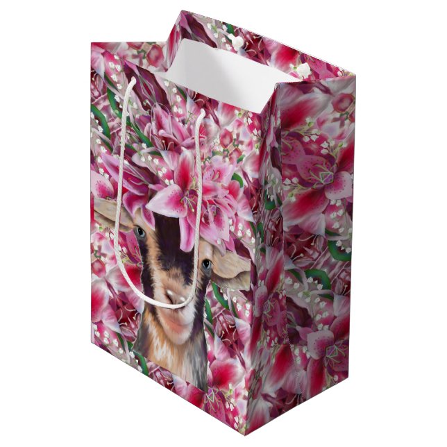 Med Gift Bag Lily the Goat Mittlere Geschenktüte (Vorderseite Schrägansicht)