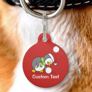 Médaillon Pour Animaux manchot de Noël ramassant une boule de neige