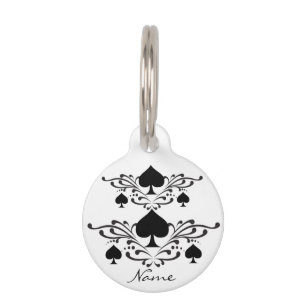 Médaillon Pour Animaux Scroll Black Spades de style tatouage Thunder_Cove