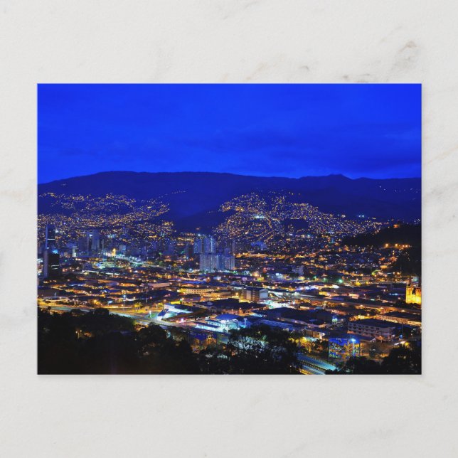 Medellin, Kolumbien en la noche Postkarte (Vorderseite)